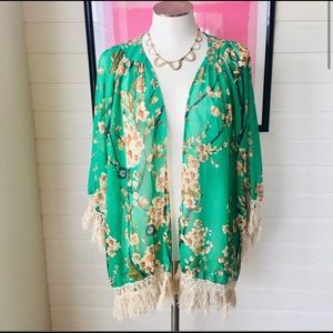 Entro floral kimono size large